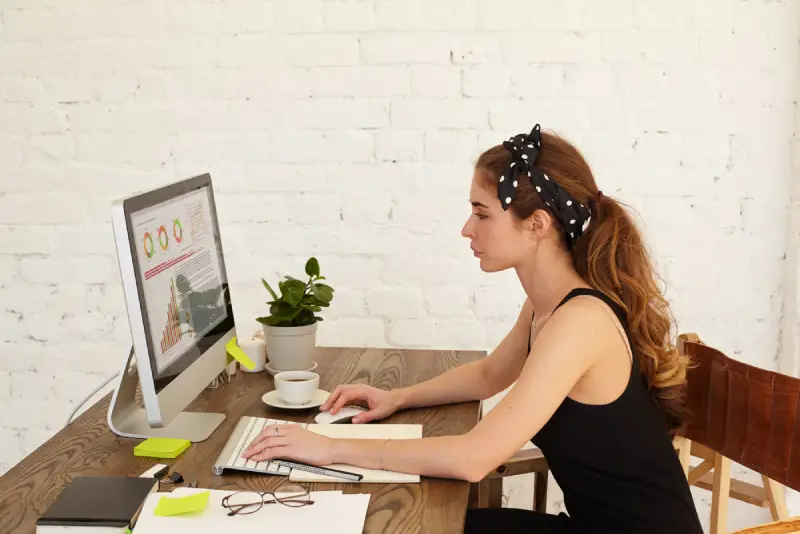 Contenu authentique vs contenu robotique pour PME en Suisse